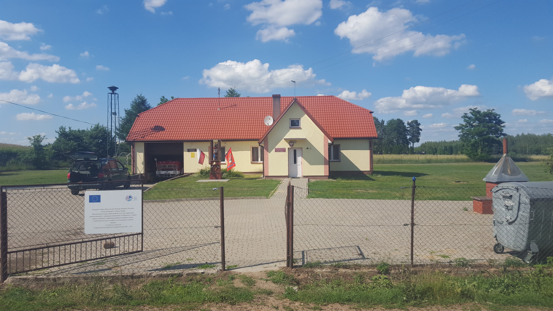 Remont i termomodernizacja budynku Ochotniczej Straży Pożarnej, oraz świetlicy wiejskiej we wsi Brzozowa - 1